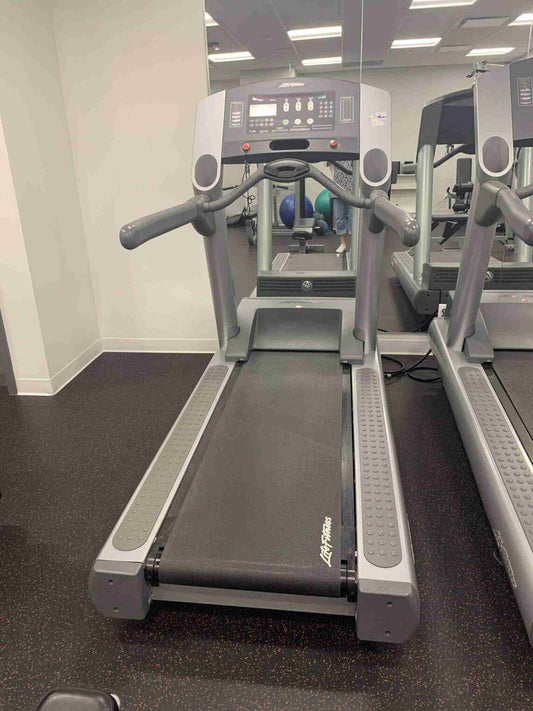 Life Fitness 95Ti Treadmill (reconditioned)